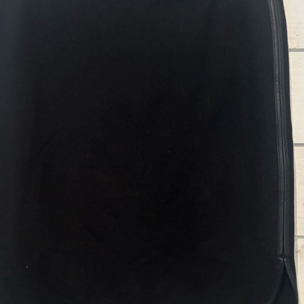 LOFT Womens Mini Skirt Petites
8P  Black Faux Leather Trim . Never worn! - Picture 2 of 14